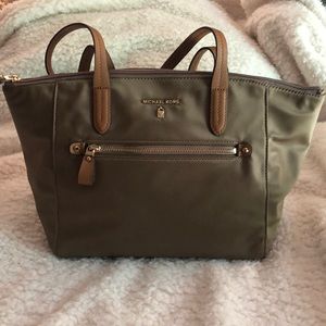 Michael Kors Kelsey medium nylon tote NWT